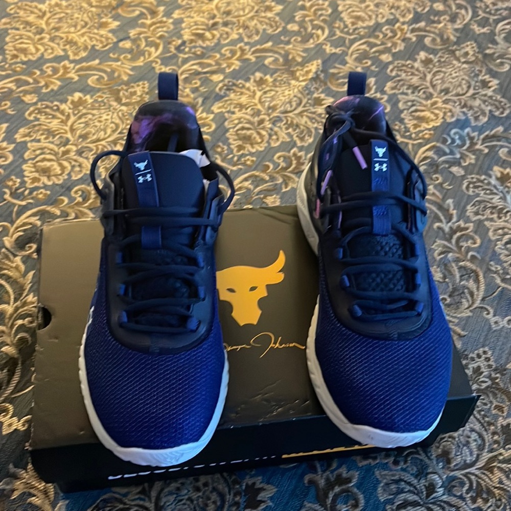 Men sneakers